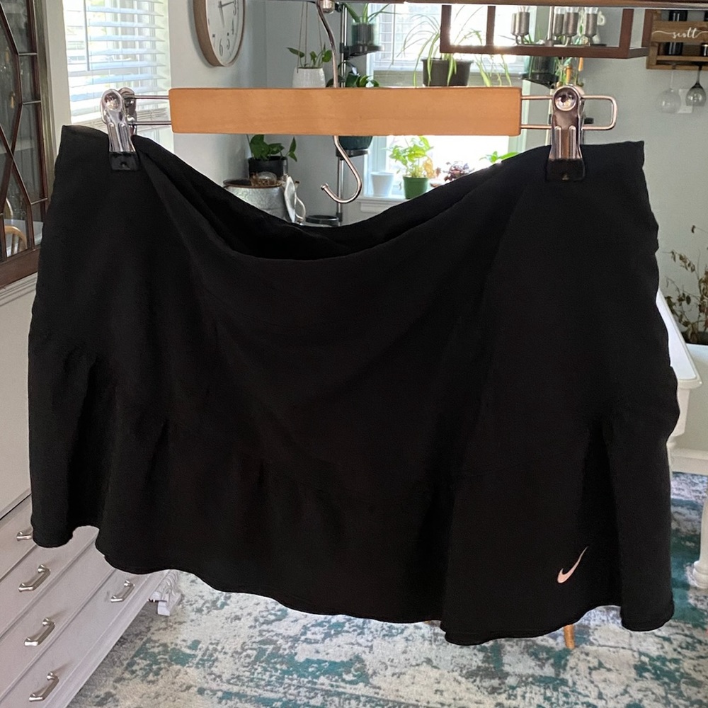 Black Nike tennis skirt